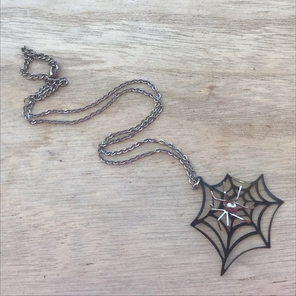 Halloween Spooky Spiderweb Necklace 🕷
